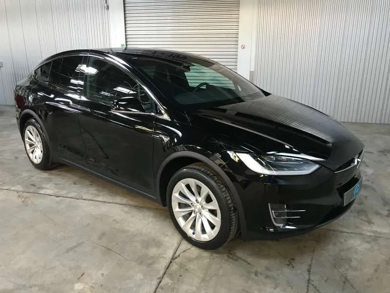 Tesla Model X 75 kWh Dual Motor Image 4