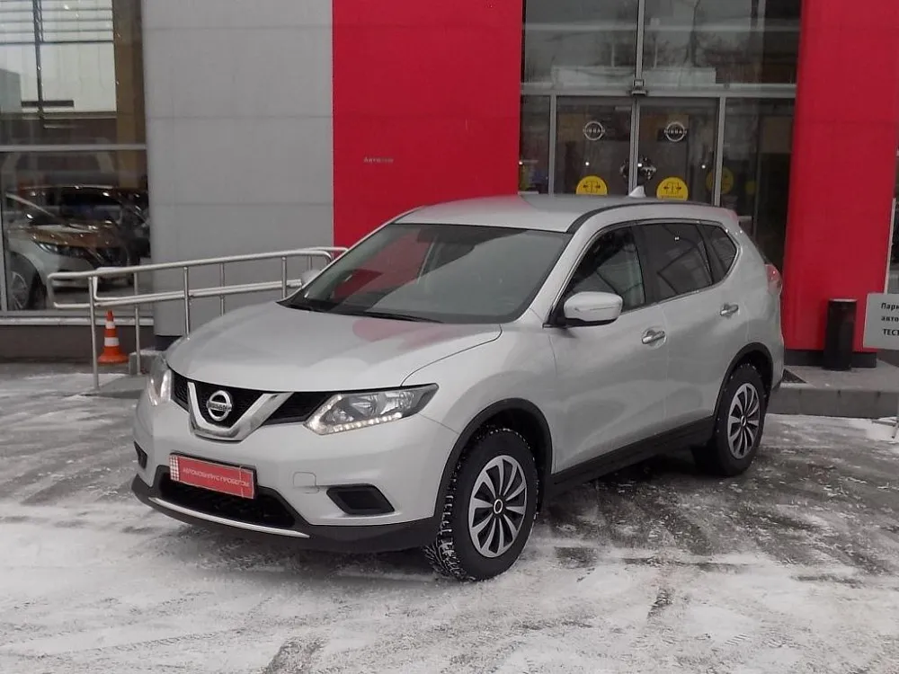 Nissan X-Trail Image 1