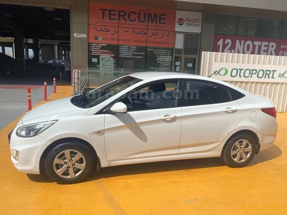 Hyundai Accent Blue 1.6 CRDI Biz Image 2